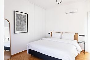 Elliot Neapoli, Athens