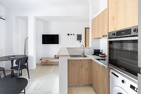 Elliot Neapoli, Athens