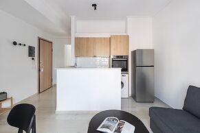 Elliot Neapoli, Athens