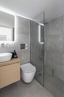 Elliot Neapoli, Athens