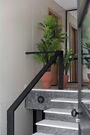 Elliot Neapoli, Athens