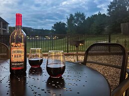 Branson Escape: Pool, Game Table, Sleeps up to 10!