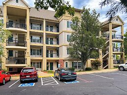 Branson Escape: Pool, Game Table, Sleeps up to 10!