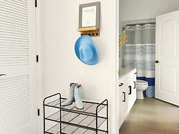 Branson Escape: Pool, Game Table, Sleeps up to 10!