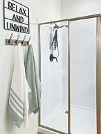 Branson Escape: Pool, Game Table, Sleeps up to 10!