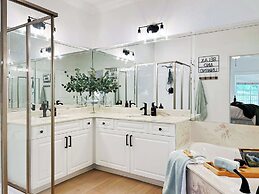 Branson Escape: Pool, Game Table, Sleeps up to 10!