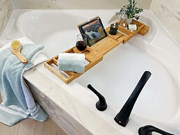 Branson Escape: Pool, Game Table, Sleeps up to 10!