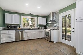 Deschutes Riverwoods Retreat