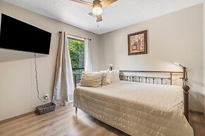 Golf View Peek-a-boo