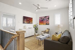 New Listing Happy Hawaiian