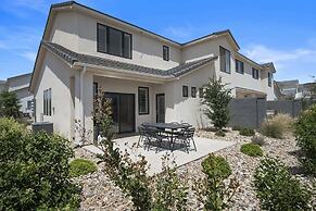 New Listing Happy Hawaiian