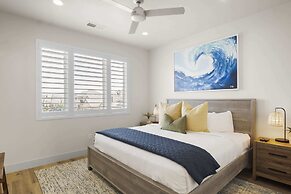 New Listing Happy Hawaiian