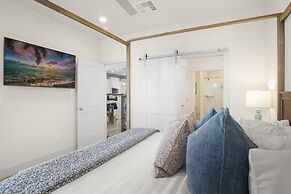 New Listing Happy Hawaiian