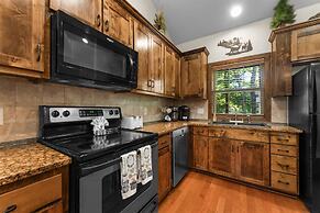 Hickory Hideaway - Communal Pool Access