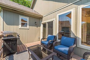 Hickory Hideaway - Communal Pool Access