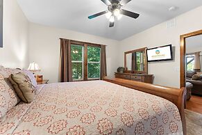 Hickory Hideaway - Communal Pool Access