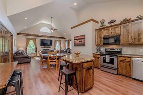 Hickory Hideaway - Communal Pool Access