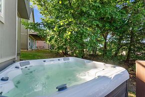 Hickory Hideaway - Communal Pool Access