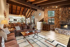 Heavenly Haven - Hot Tub + Seasonal HOA Pool