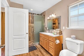 Immersed in Nature! Manzanita Cabin W/hot Tub