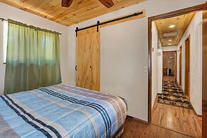 Immersed in Nature! Manzanita Cabin W/hot Tub