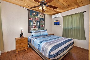 Immersed in Nature! Manzanita Cabin W/hot Tub