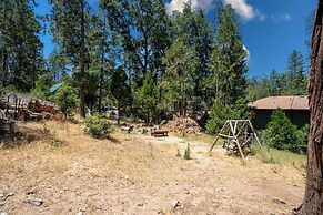 Immersed in Nature! Manzanita Cabin W/hot Tub