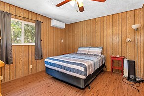 Immersed in Nature! Manzanita Cabin W/hot Tub