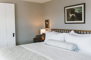 Admirals Quarters Inn