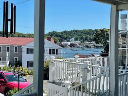 Admirals Quarters Inn