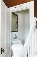 Admirals Quarters Inn