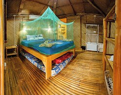 Camotes hidden huts-rooms-bar-restaurant