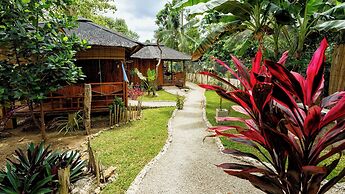 Camotes hidden huts-rooms-bar-restaurant