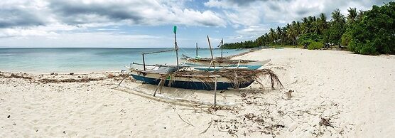 Camotes hidden huts-rooms-bar-restaurant