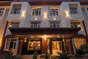 Hotel The Pearl By DLS Hotels