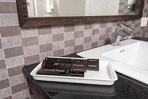 Hotel The Pearl By DLS Hotels