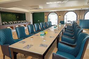 Grand Luxotica By DLS Hotels