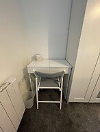 Cosy & Comfortable Apt with Parking