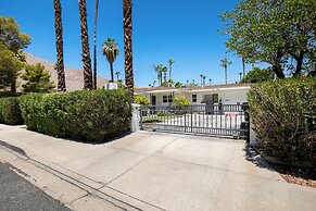 Mesquite Escape Amazing Outdoor Space!