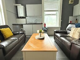 Spacious 6BR Property with Parking