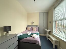 Spacious 6BR Property with Parking