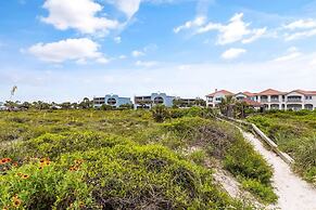 Ocean Hibiscus Oceanfront Resort