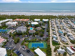 Ocean Hibiscus Oceanfront Resort