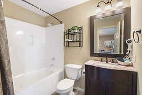 Pondview Cityscape - Best of Branson!