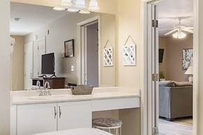 Pondview Cityscape - Best of Branson!