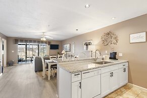 Pondview Cityscape - Best of Branson!