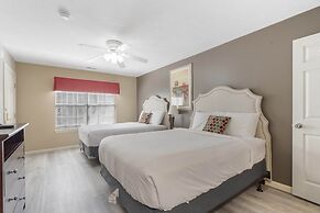 Pondview Cityscape - Best of Branson!