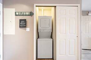 Pondview Cityscape - Best of Branson!