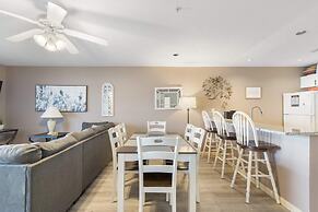 Pondview Cityscape - Best of Branson!