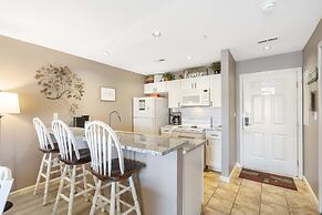 Pondview Cityscape - Best of Branson!